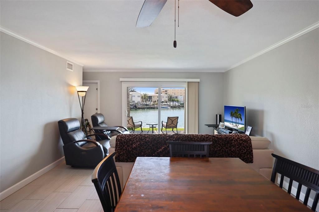 En Venta: $399,000 (2 camas, 1 baños, 1005 Pies cuadrados)