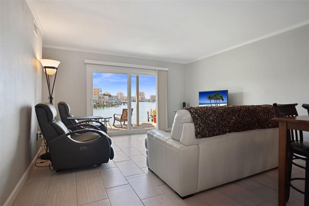 En Venta: $399,000 (2 camas, 1 baños, 1005 Pies cuadrados)