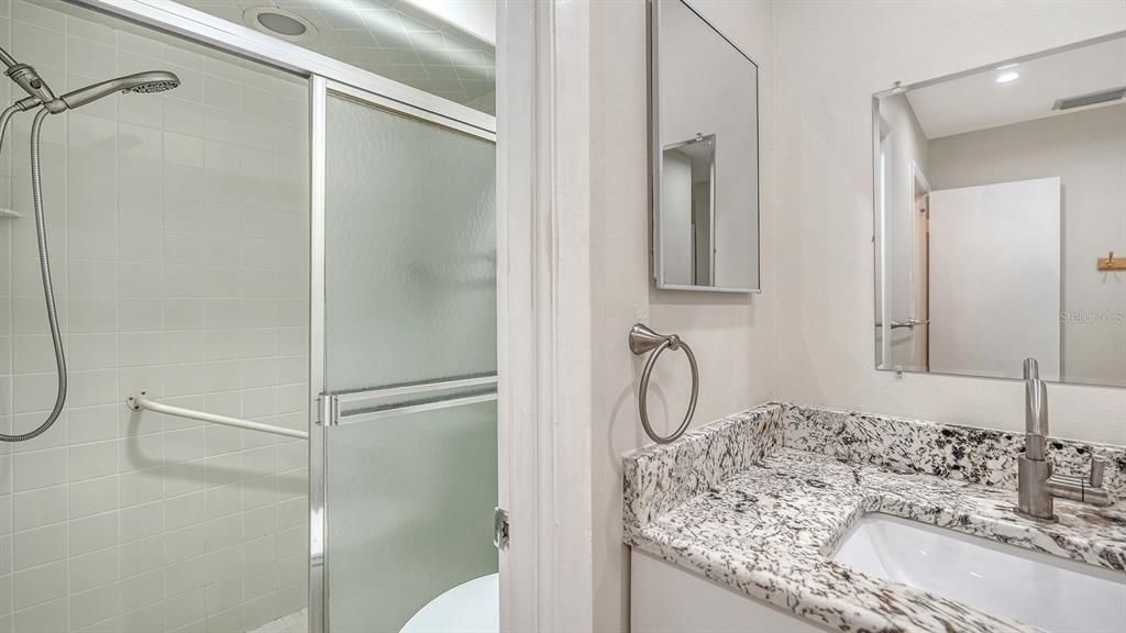 Activo con contrato: $179,900 (2 camas, 2 baños, 1008 Pies cuadrados)