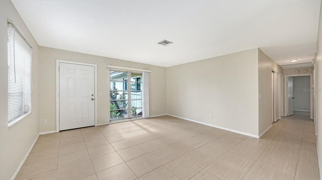 Activo con contrato: $179,900 (2 camas, 2 baños, 1008 Pies cuadrados)