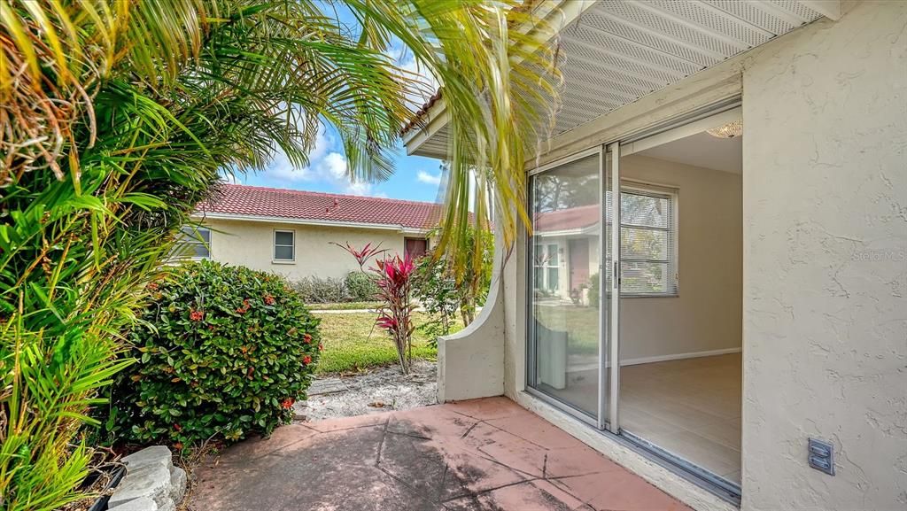 Activo con contrato: $179,900 (2 camas, 2 baños, 1008 Pies cuadrados)