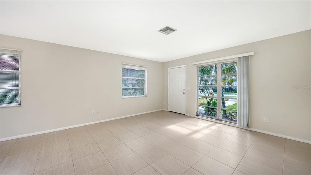 Activo con contrato: $179,900 (2 camas, 2 baños, 1008 Pies cuadrados)