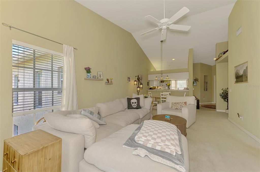 For Sale: $232,000 (2 beds, 2 baths, 1280 Square Feet)