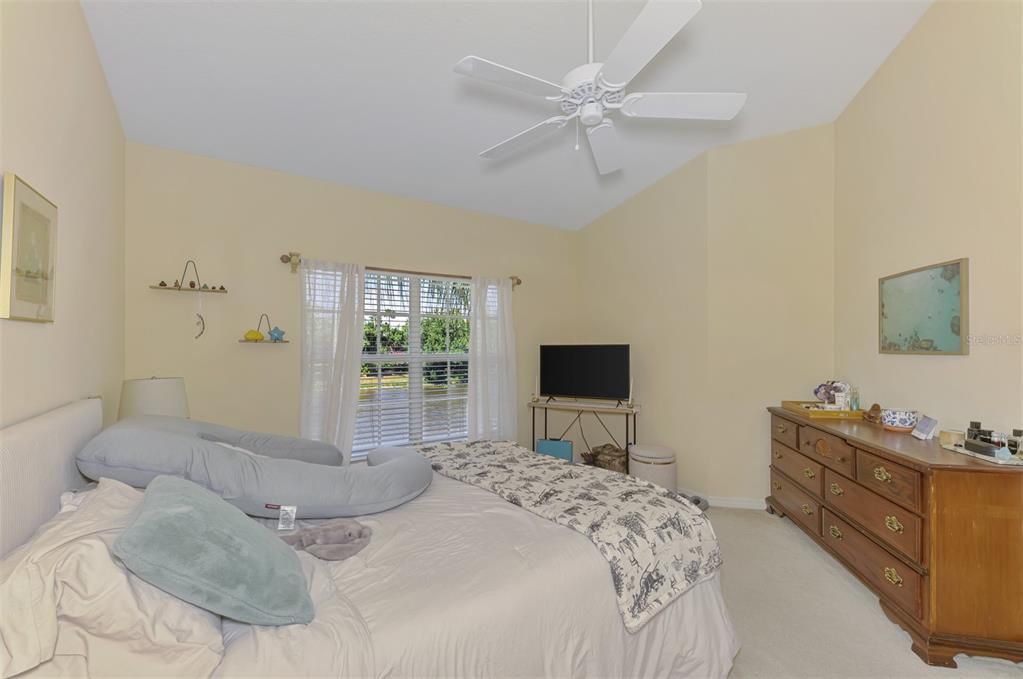 For Sale: $232,000 (2 beds, 2 baths, 1280 Square Feet)