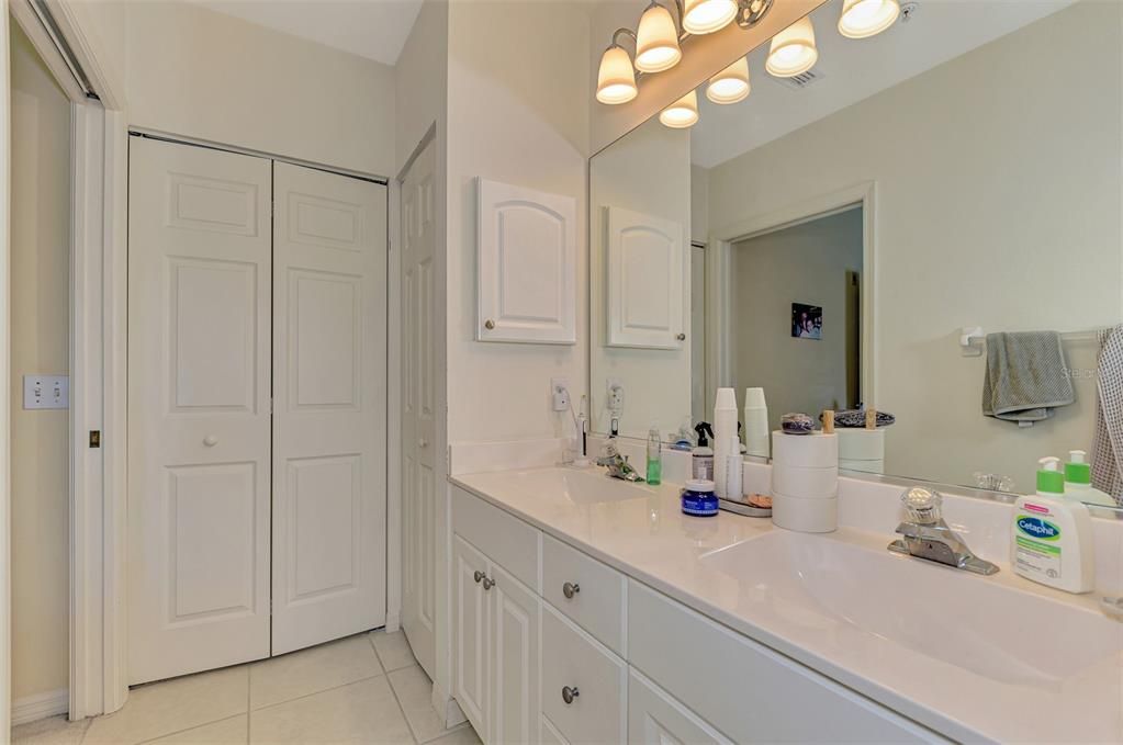 For Sale: $232,000 (2 beds, 2 baths, 1280 Square Feet)