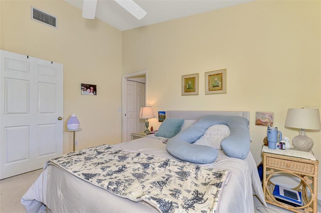 For Sale: $232,000 (2 beds, 2 baths, 1280 Square Feet)