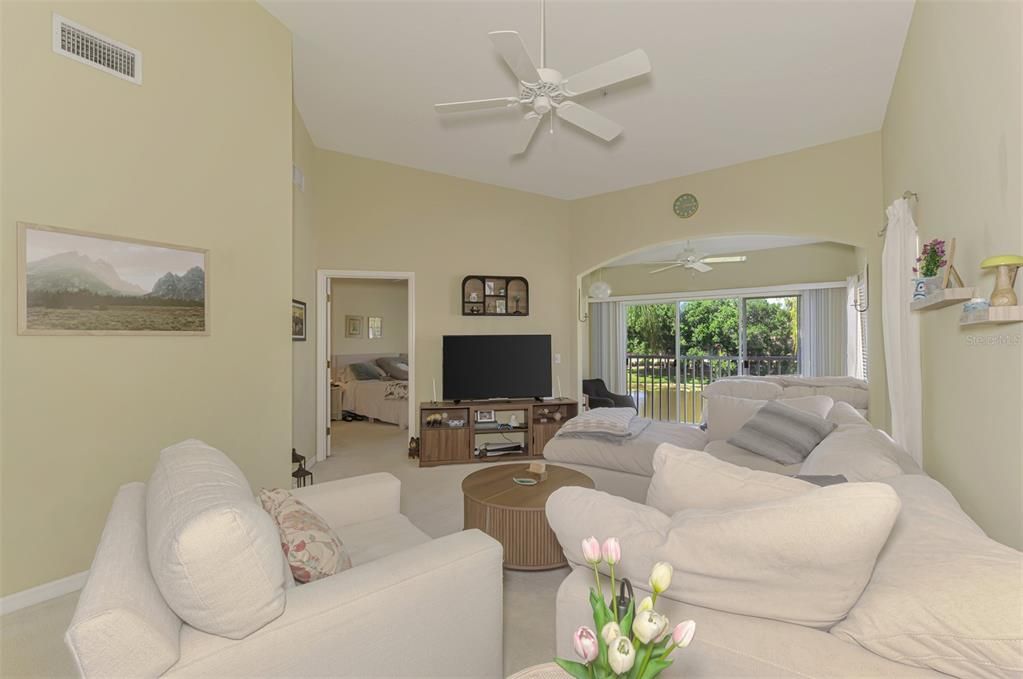 For Sale: $232,000 (2 beds, 2 baths, 1280 Square Feet)