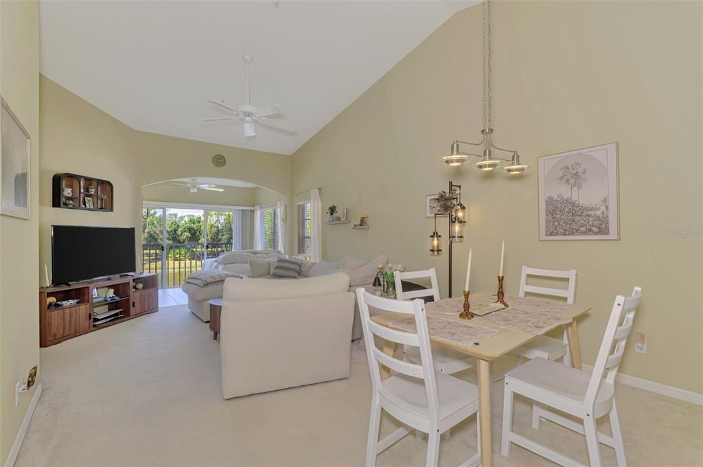 For Sale: $232,000 (2 beds, 2 baths, 1280 Square Feet)