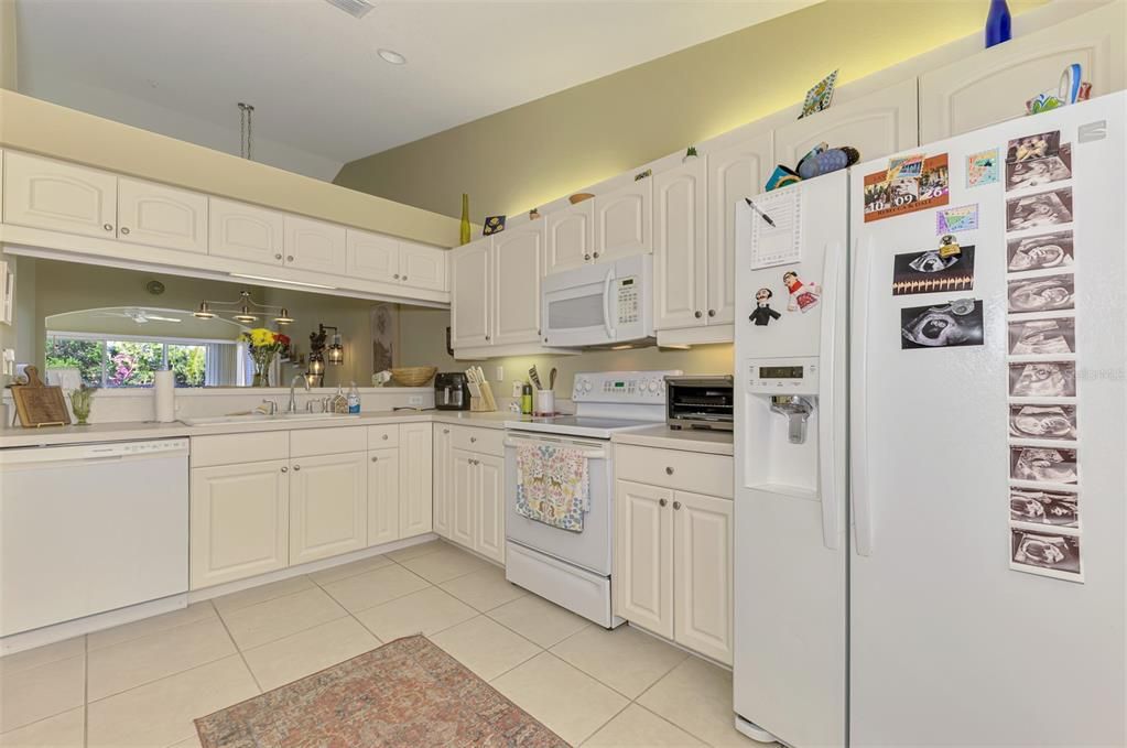 For Sale: $232,000 (2 beds, 2 baths, 1280 Square Feet)