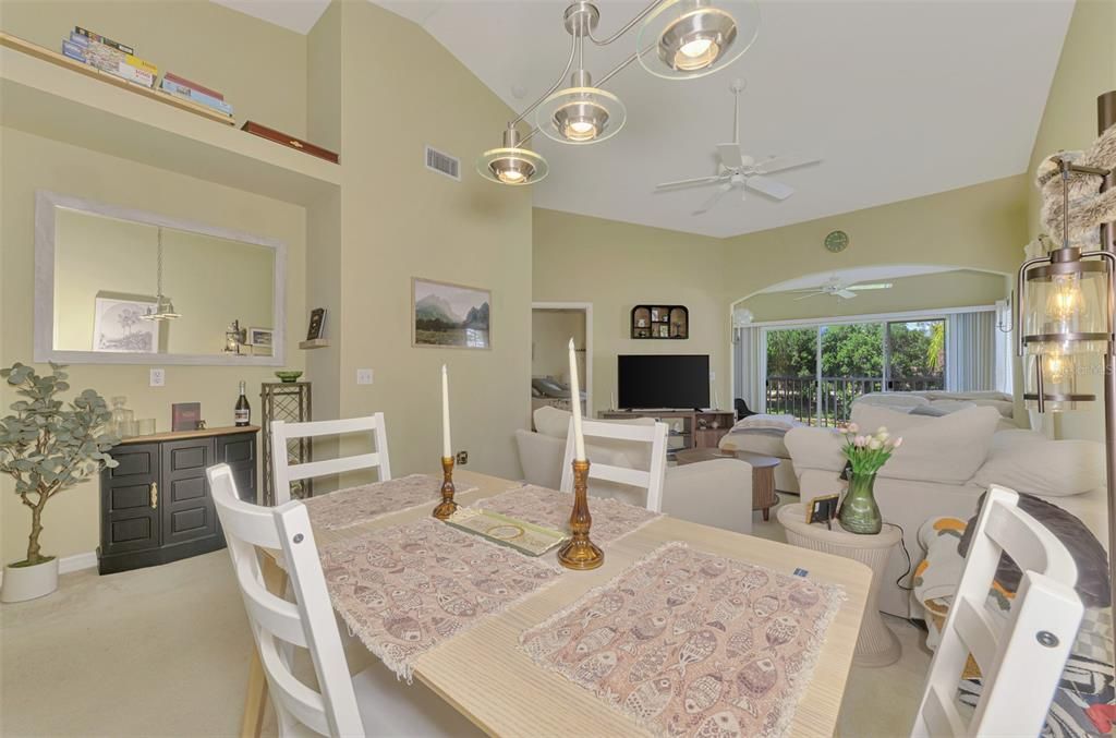 For Sale: $232,000 (2 beds, 2 baths, 1280 Square Feet)