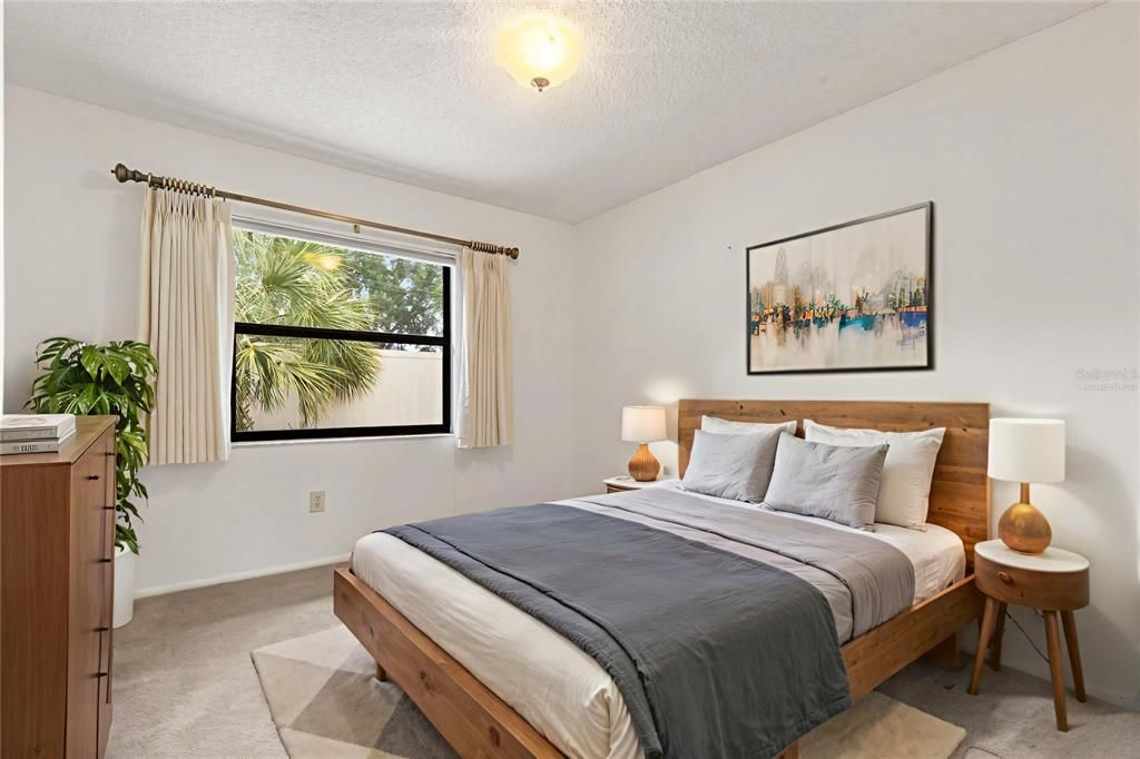Activo con contrato: $310,000 (3 camas, 2 baños, 1381 Pies cuadrados)