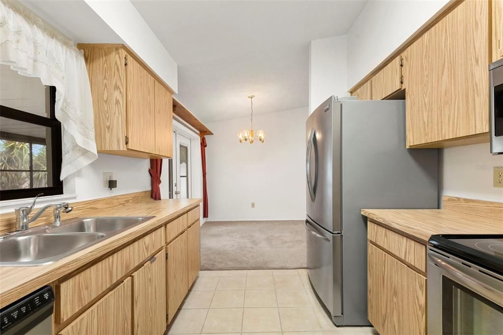 Activo con contrato: $310,000 (3 camas, 2 baños, 1381 Pies cuadrados)