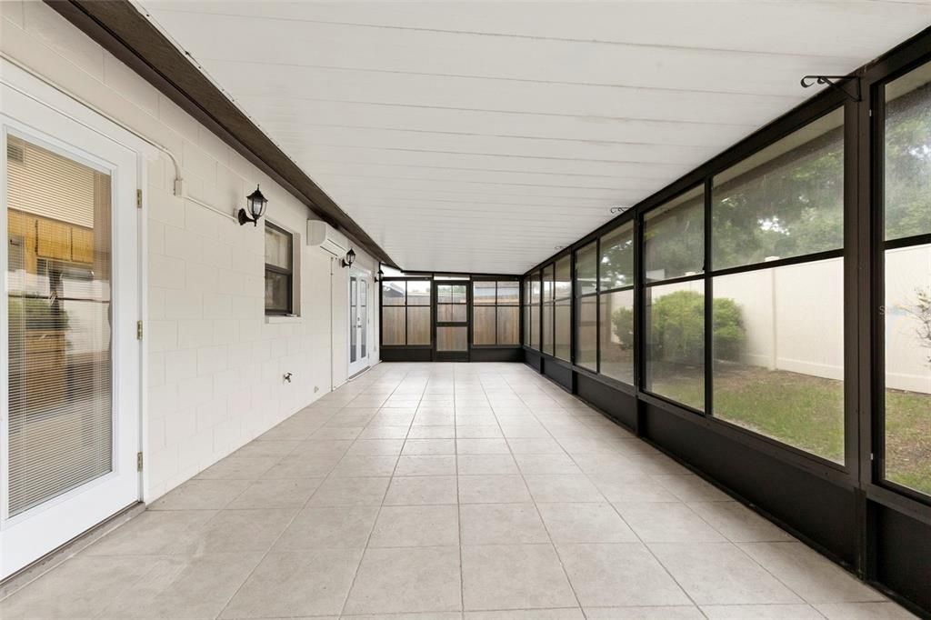 Activo con contrato: $310,000 (3 camas, 2 baños, 1381 Pies cuadrados)
