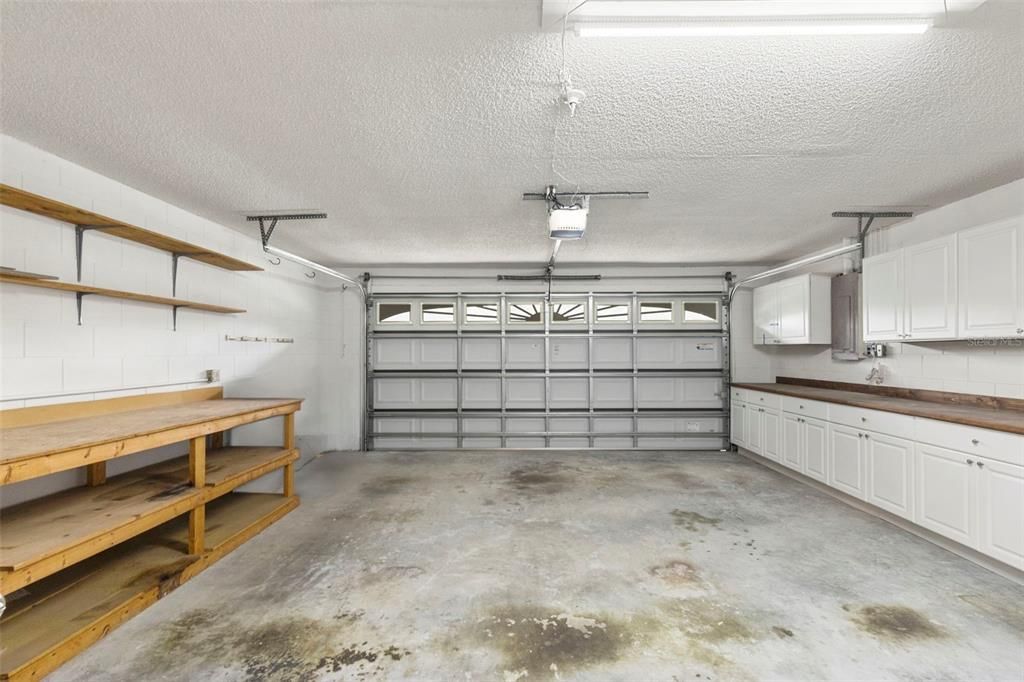 Activo con contrato: $310,000 (3 camas, 2 baños, 1381 Pies cuadrados)