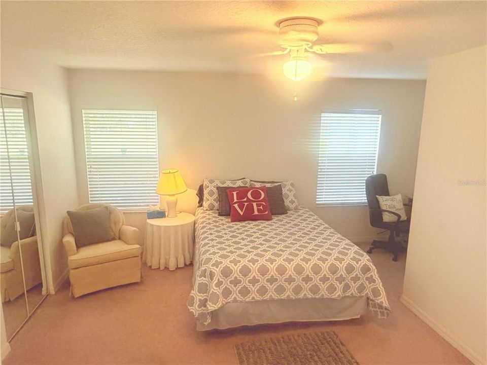 For Sale: $215,000 (2 beds, 2 baths, 1237 Square Feet)