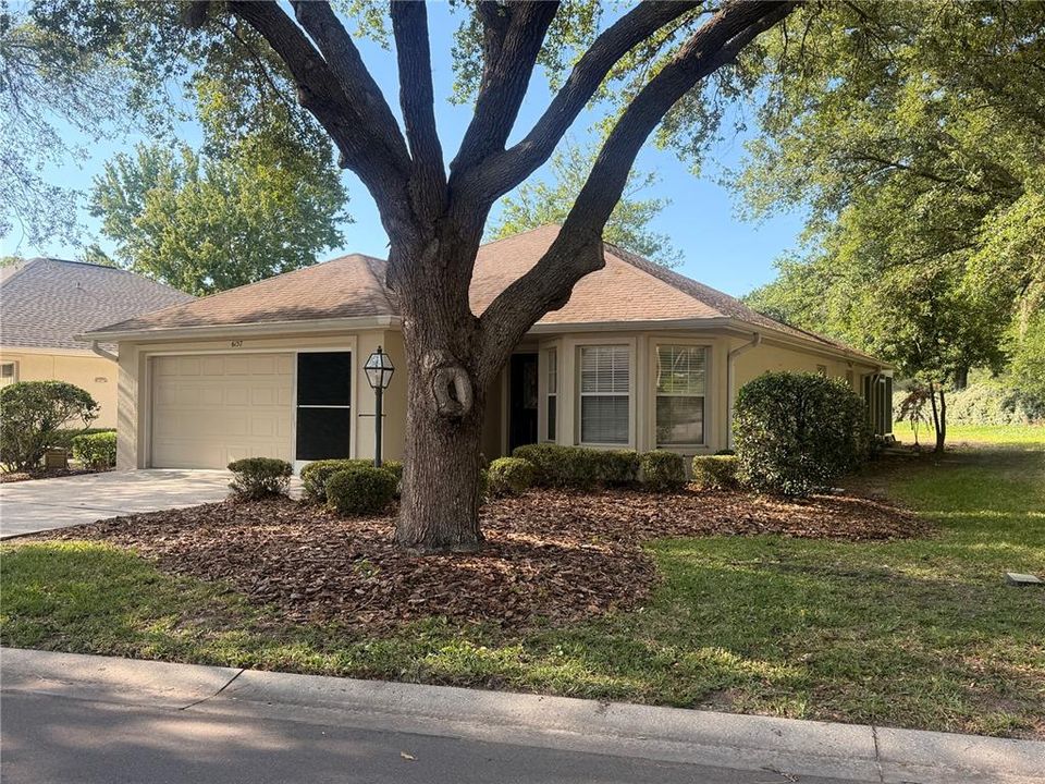 For Sale: $215,000 (2 beds, 2 baths, 1237 Square Feet)