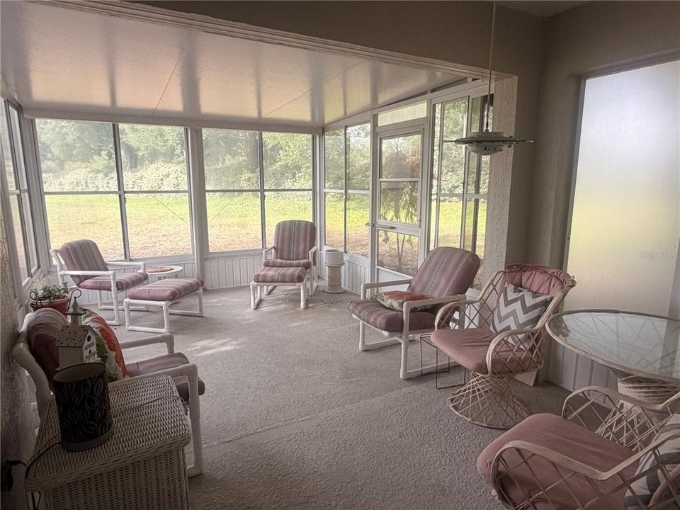 For Sale: $215,000 (2 beds, 2 baths, 1237 Square Feet)