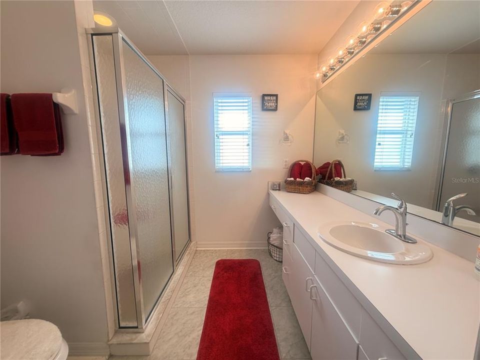 For Sale: $215,000 (2 beds, 2 baths, 1237 Square Feet)