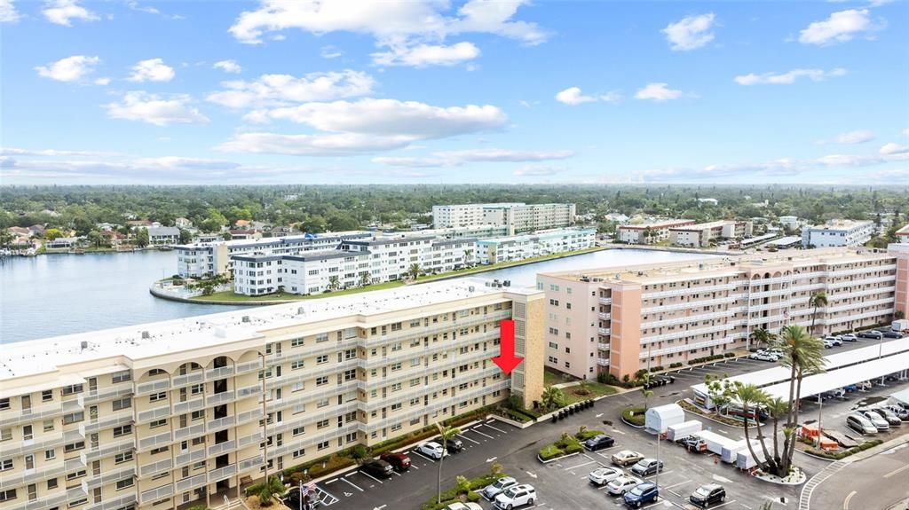 Под контрактом: $349,990 (2 спален, 2 ванн, 1250 Квадратных фут)