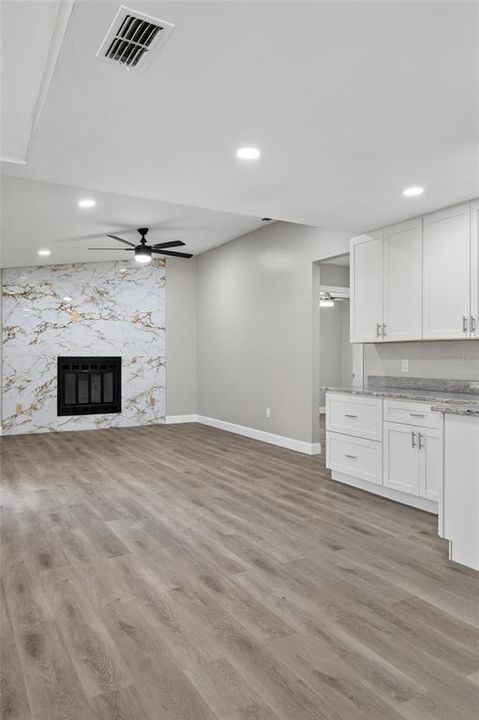 Activo con contrato: $350,000 (3 camas, 2 baños, 1495 Pies cuadrados)