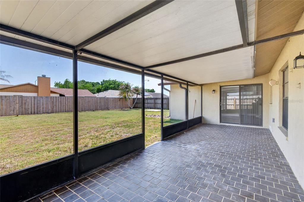 Activo con contrato: $350,000 (3 camas, 2 baños, 1495 Pies cuadrados)