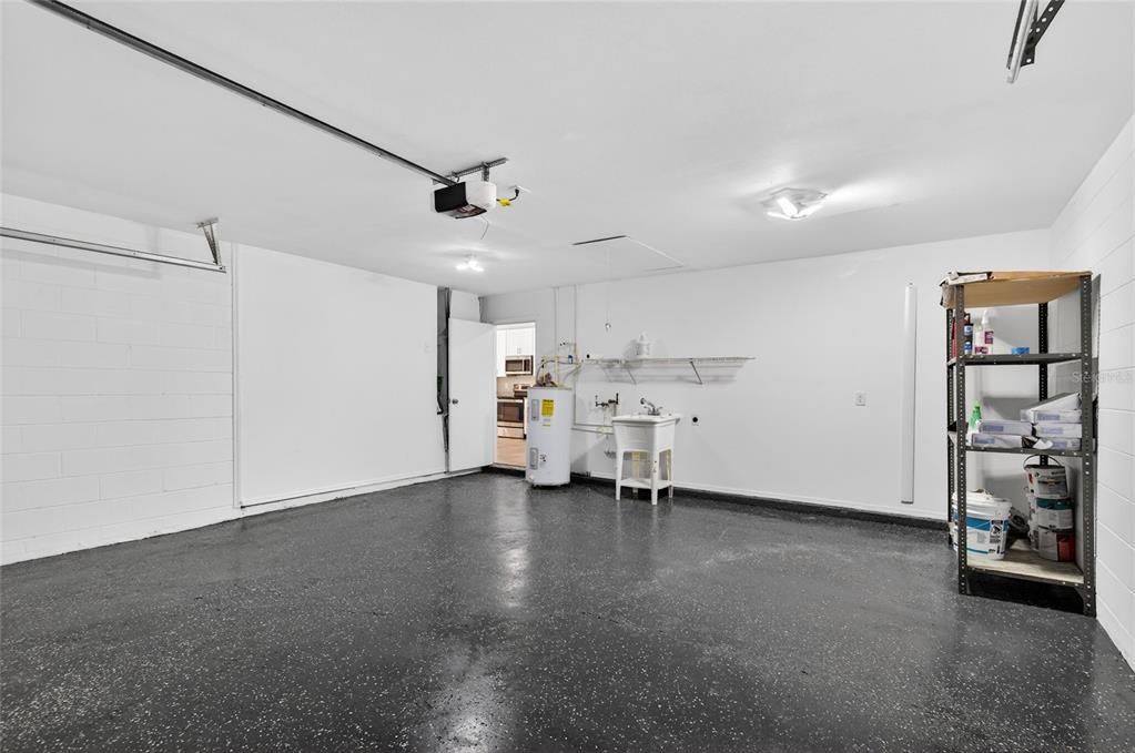 Activo con contrato: $350,000 (3 camas, 2 baños, 1495 Pies cuadrados)