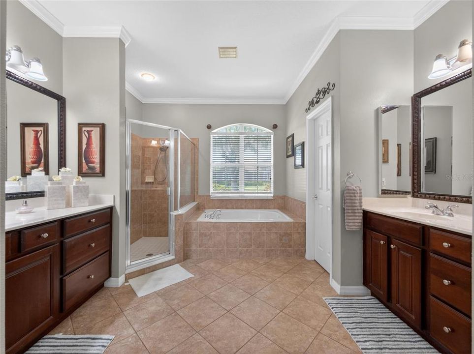For Sale: $915,000 (5 beds, 4 baths, 3412 Square Feet)