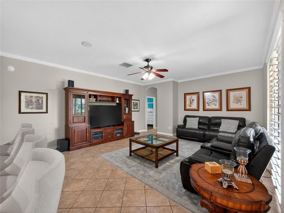 For Sale: $915,000 (5 beds, 4 baths, 3412 Square Feet)