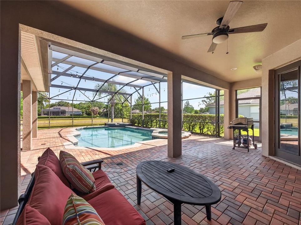 For Sale: $915,000 (5 beds, 4 baths, 3412 Square Feet)