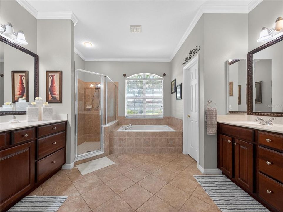 For Sale: $915,000 (5 beds, 4 baths, 3412 Square Feet)