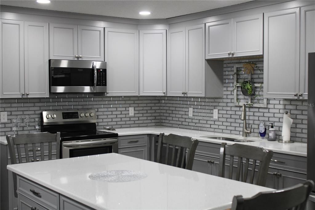 Active With Contract: $229,900 (2 beds, 2 baths, 1541 Square Feet)
