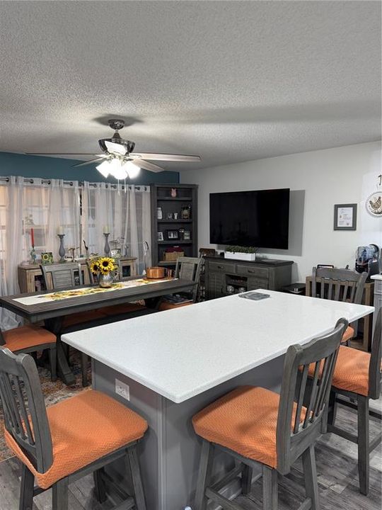 Active With Contract: $229,900 (2 beds, 2 baths, 1541 Square Feet)