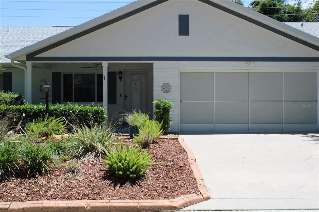 Active With Contract: $229,900 (2 beds, 2 baths, 1541 Square Feet)