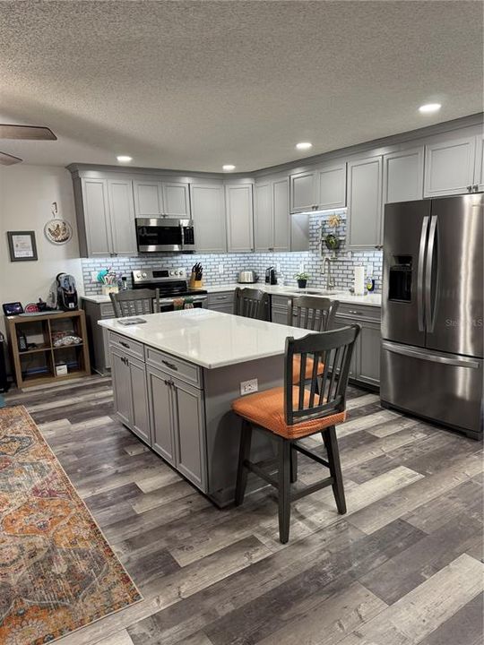 Active With Contract: $229,900 (2 beds, 2 baths, 1541 Square Feet)