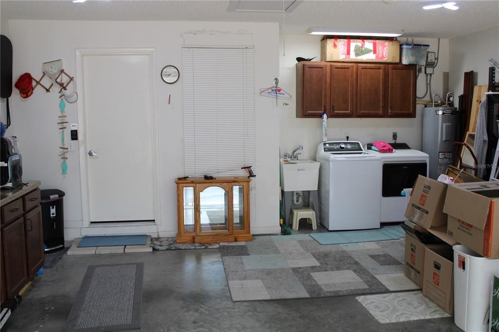 Active With Contract: $229,900 (2 beds, 2 baths, 1541 Square Feet)