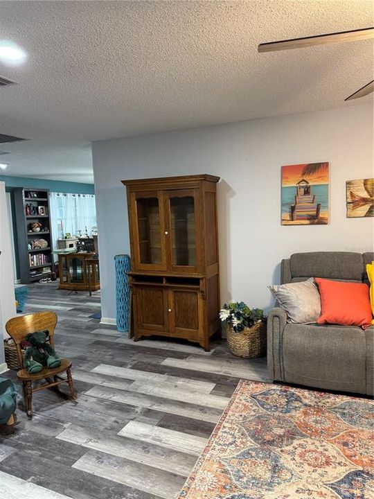 Active With Contract: $229,900 (2 beds, 2 baths, 1541 Square Feet)