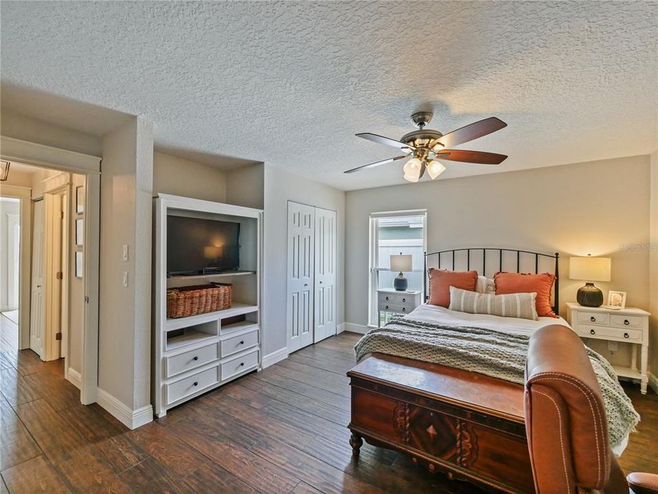 Active With Contract: $475,000 (3 beds, 2 baths, 1766 Square Feet)