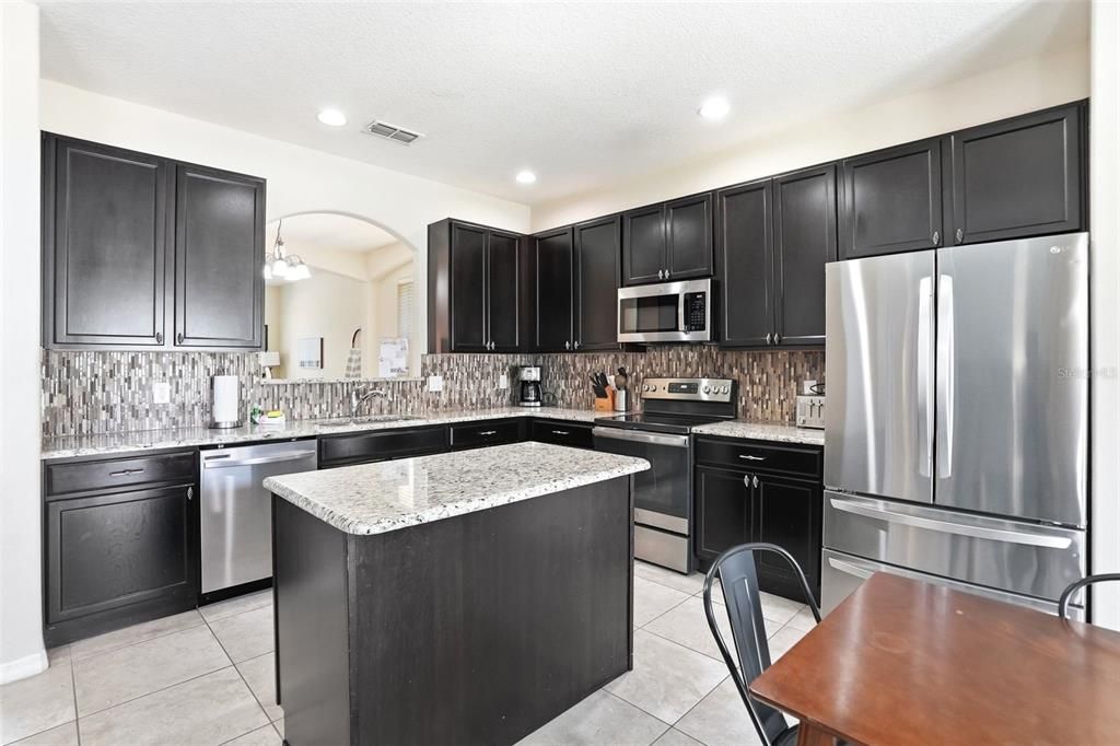 Active With Contract: $485,000 (6 beds, 4 baths, 2874 Square Feet)