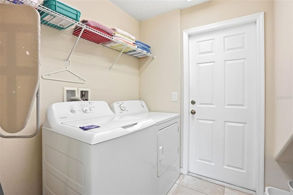 Active With Contract: $485,000 (6 beds, 4 baths, 2874 Square Feet)