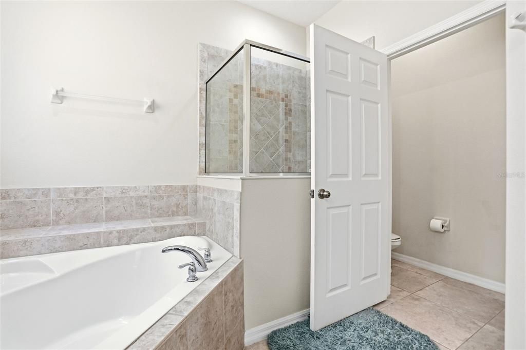 Active With Contract: $485,000 (6 beds, 4 baths, 2874 Square Feet)