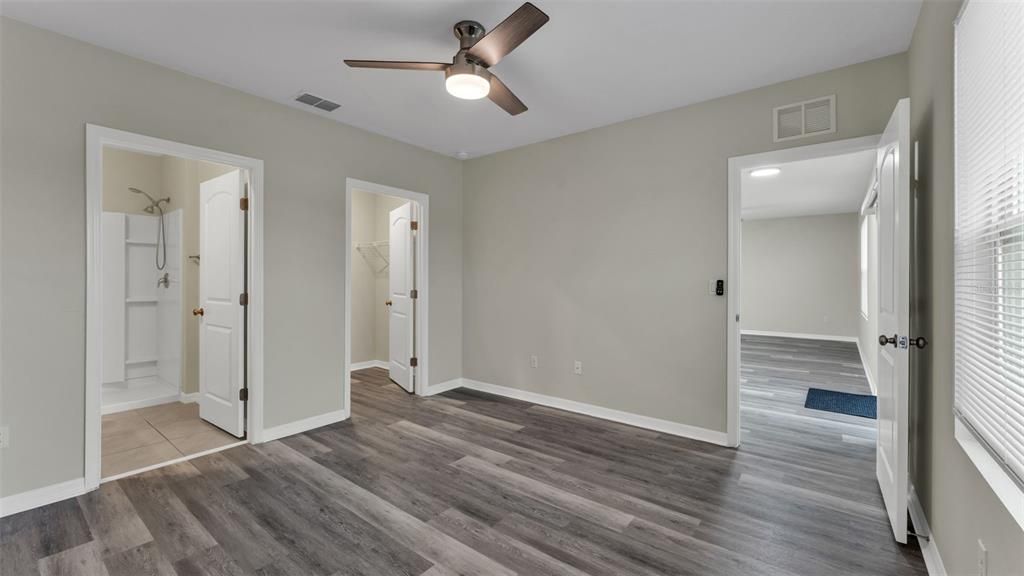 Active With Contract: $249,900 (3 beds, 2 baths, 1405 Square Feet)