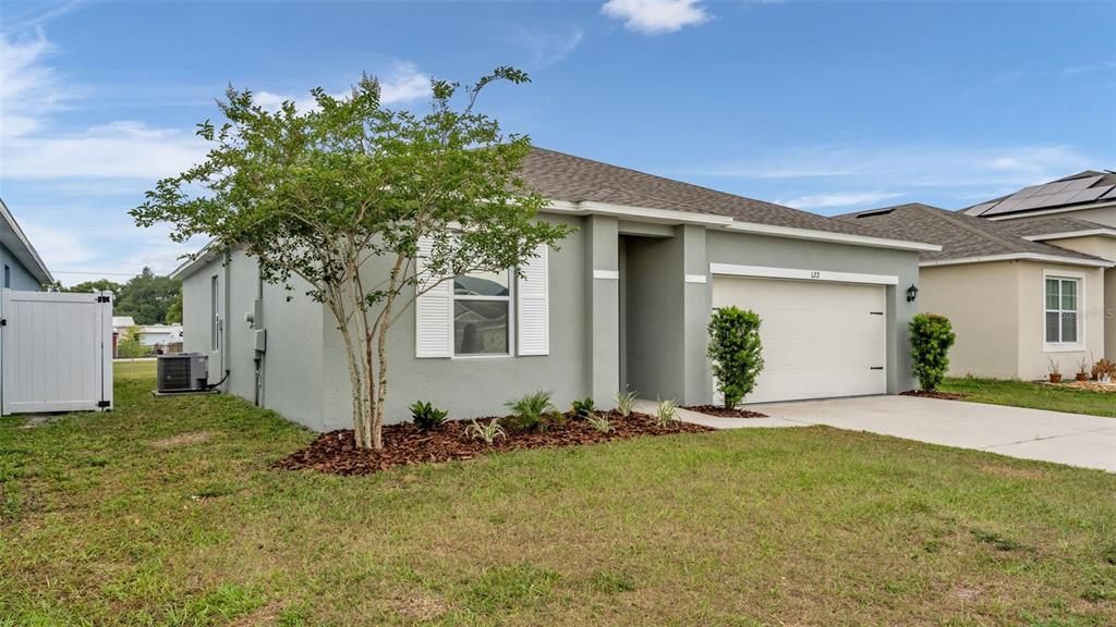 Active With Contract: $249,900 (3 beds, 2 baths, 1405 Square Feet)