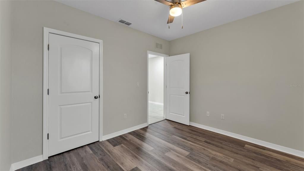 Active With Contract: $249,900 (3 beds, 2 baths, 1405 Square Feet)