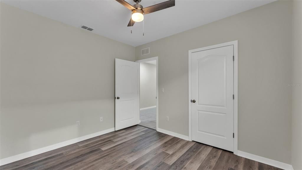 Active With Contract: $249,900 (3 beds, 2 baths, 1405 Square Feet)