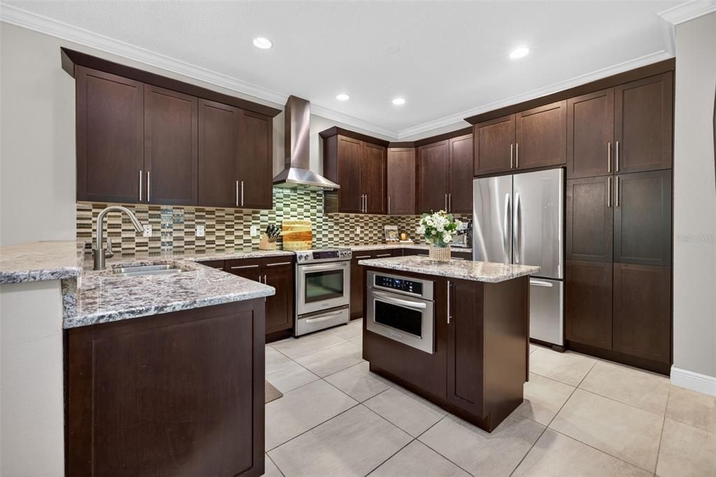 For Sale: $525,000 (3 beds, 2 baths, 2085 Square Feet)