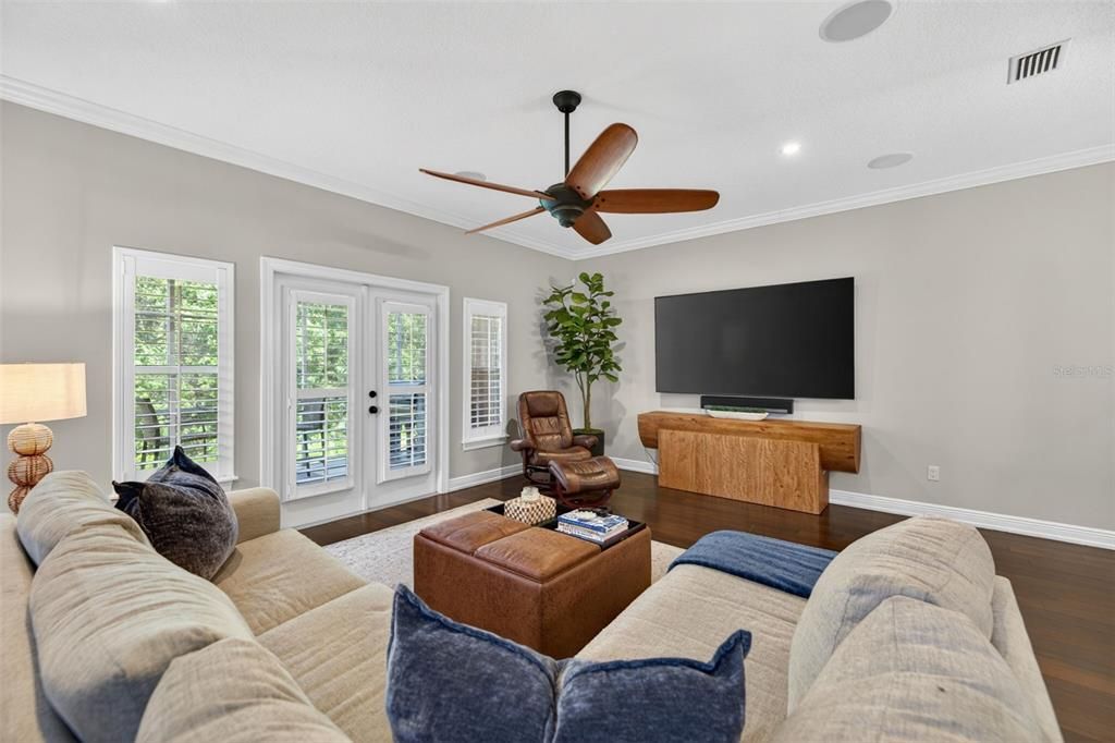 For Sale: $525,000 (3 beds, 2 baths, 2085 Square Feet)