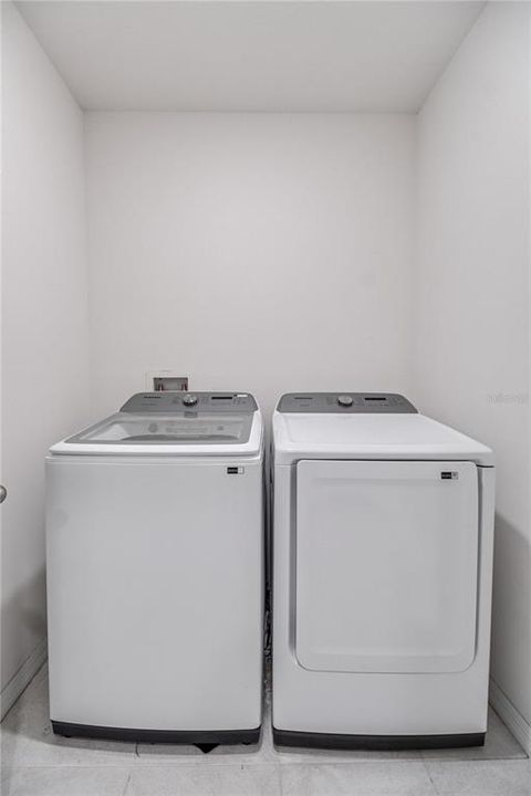 Active With Contract: $349,000 (3 beds, 2 baths, 1690 Square Feet)