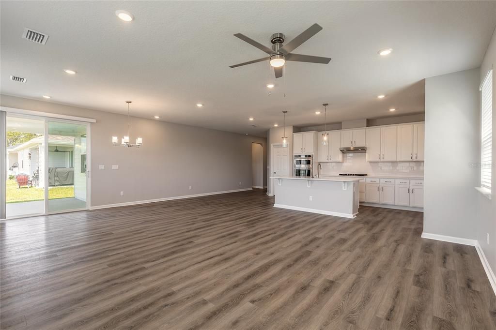 For Sale: $475,000 (4 beds, 3 baths, 2239 Square Feet)
