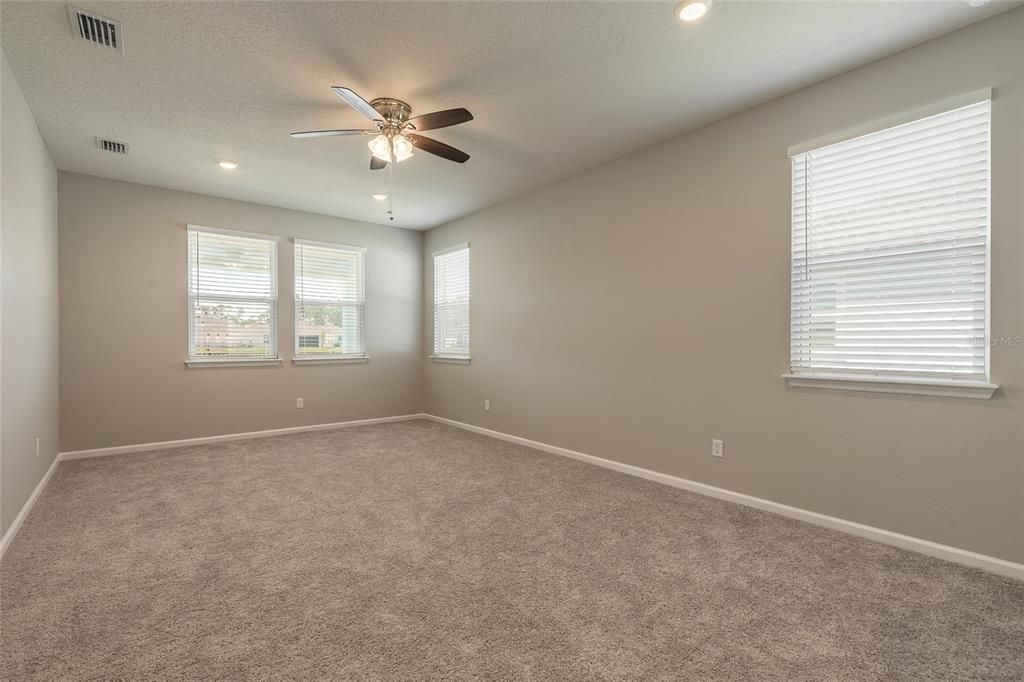 For Sale: $475,000 (4 beds, 3 baths, 2239 Square Feet)