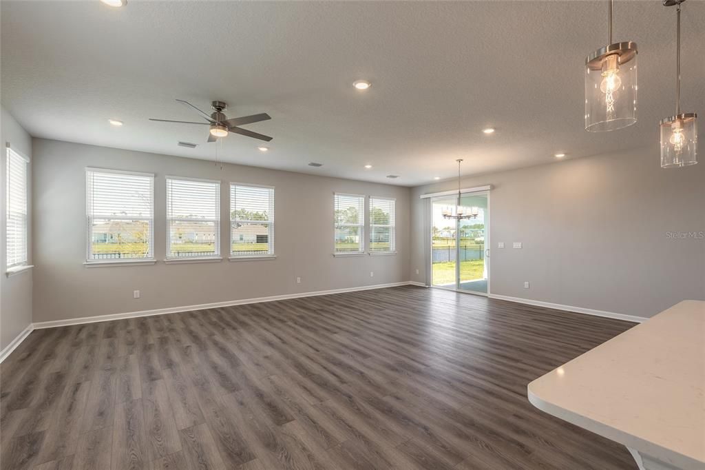 For Sale: $475,000 (4 beds, 3 baths, 2239 Square Feet)